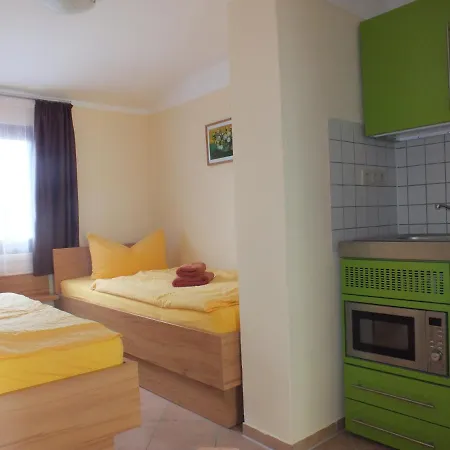 Am Elberadweg Гостевой дом