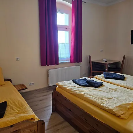 Am Elberadweg Guest house