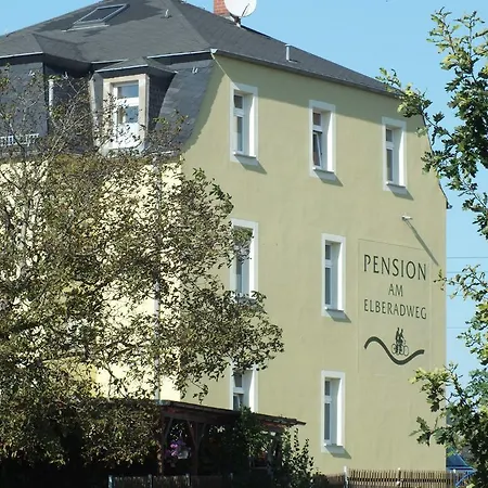 Am Elberadweg ראדבול