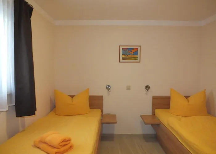 Am Elberadweg Guest house